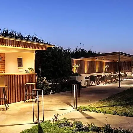 V Luxury 3*
